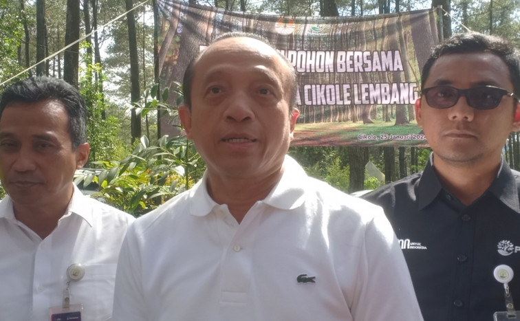 Kementerian LHK Tanam Pohon di Hutan Wisata Cikole, Lembang