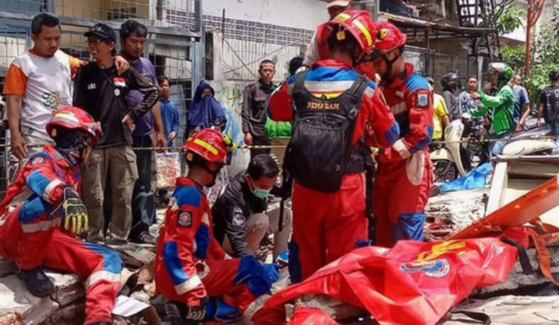 Polisi Selidiki Robohnya Tembok SPBU di Tebet yang Tewaskan 3 Orang