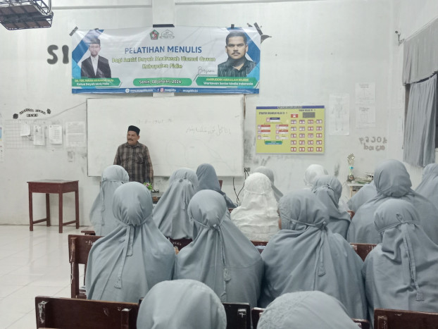 Puluhan Hafiz Al-Qur'an MUQ Pidie Ikut Pelatihan Jurnalistik