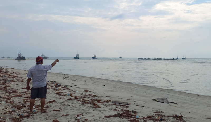 Aktifitas Tambang Ilegal di Pantai Cemara Bangka Belitung Kian Masif