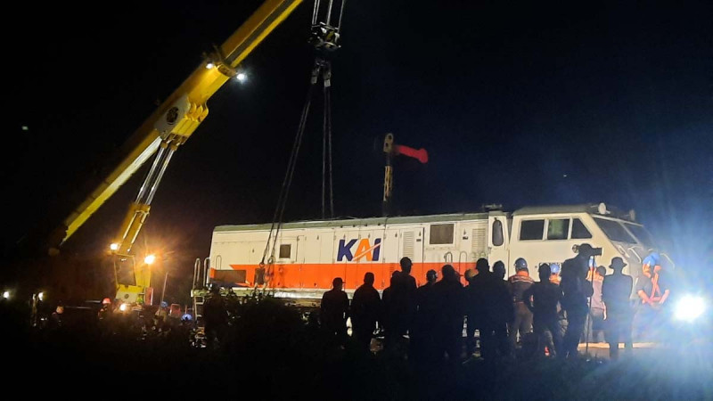 Lokomotif Kereta Anjlok Sudah Berhasil Dievakuasi