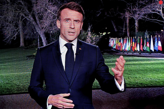 Macron Mendorong Persatuan saat Prancis Bersiap Menjadi Tuan Rumah Olimpiade 2024
