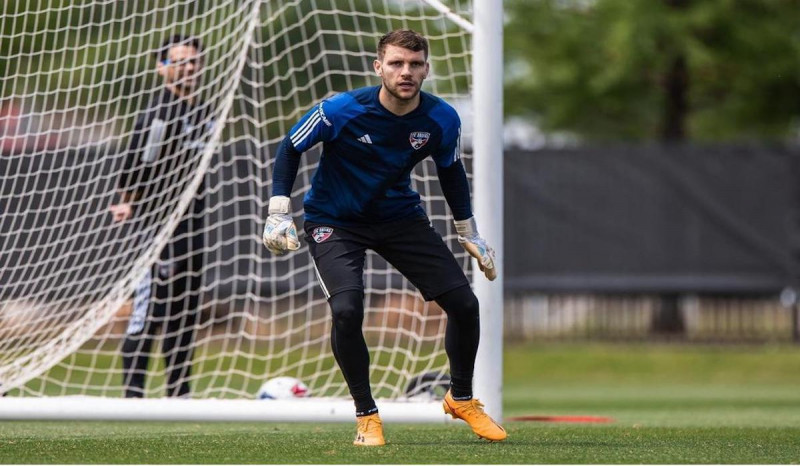 Naturalisasi Kiper Maarten Paes Berjalan