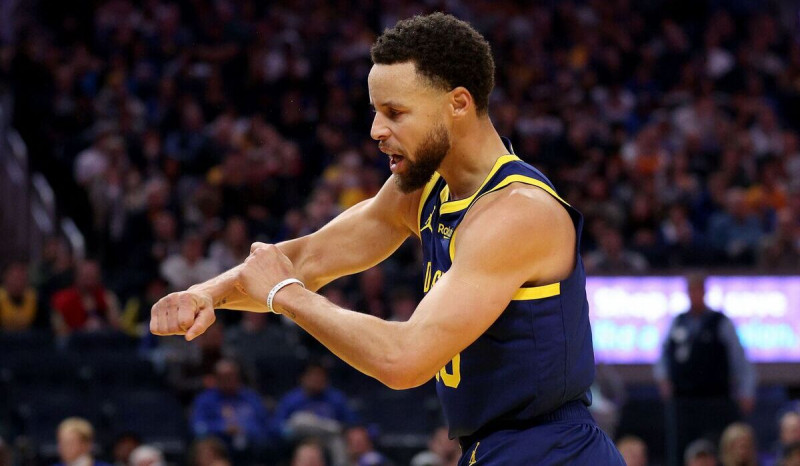 Curry Mencetak 36 Poin untuk Memimpin Warriors Mengalahkan Magic