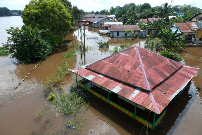 Banjir tidak Kunjung Surut, 95 Warga Sintang harus Mengungsi