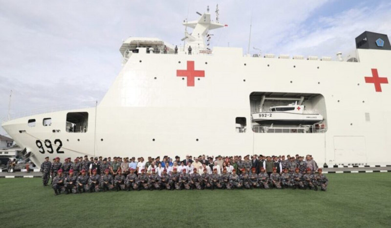 Indonesia Berangkatkan Kapal RS KRI dr. Radjiman Wedyoningrat-992 untuk Bantu Palestina