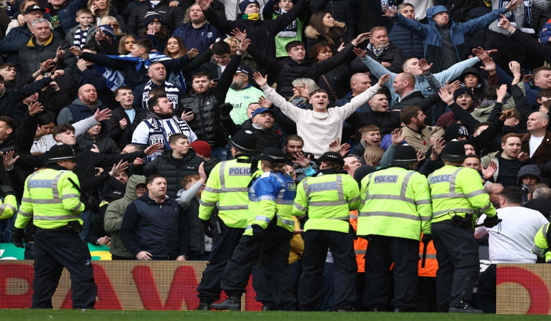 FA Selidiki Kerusuhan Penonton di Laga Piala FA Antara Wolves dan WBA