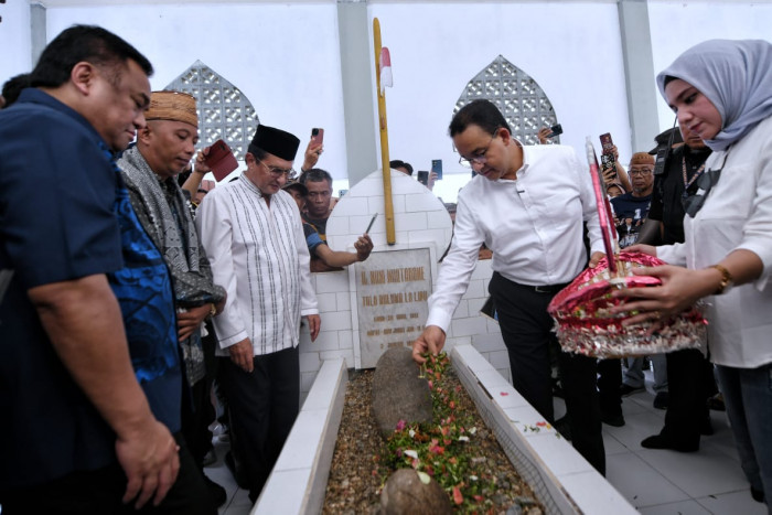 Ziarah Ke Makam Nani Wartabone, Anies: Pejuang yang Penuh Kesederhanaan