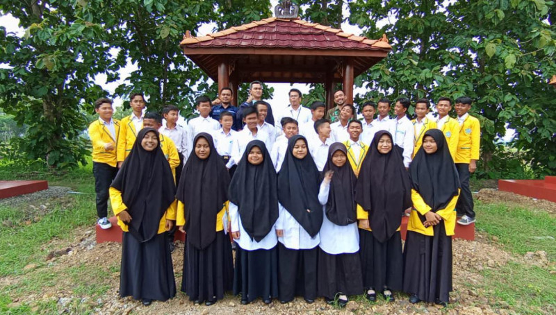Dikdasmen PNF PP Muhammadiyah Luncurkan Program Gerakan Literasi Hijau di SMP At-Tin UMP
