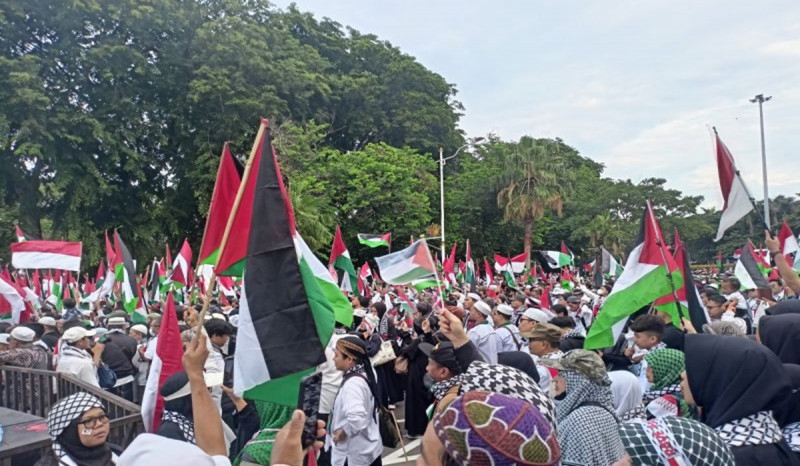 Massa Aksi Bela Palestina Membubarkan Diri, Sekitar Kedubes AS Macet