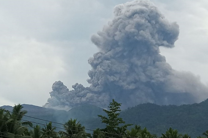Gunung Dukono Meletus Lagi, Semburkan Abu Vulkanik Setinggi 1,7 KM