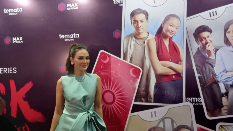 Luna Maya Sutradarai CKCKCK First Series, Debut di Film Pendek