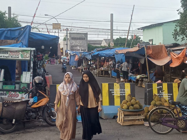 Pedagang Pasar Anyar Kota Tangerang Bertahan Jelang Relokasi 