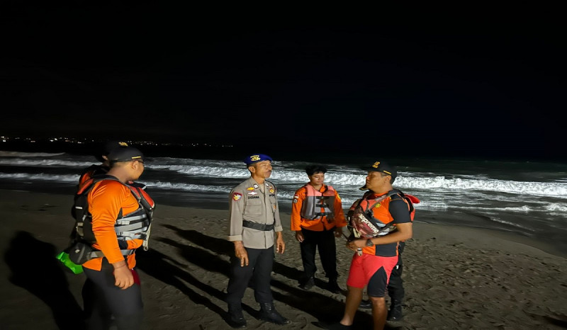 Tim SAR Denpasar Cari pria Terseret Arus dan Tenggelam di Pantai Berawa Canggu