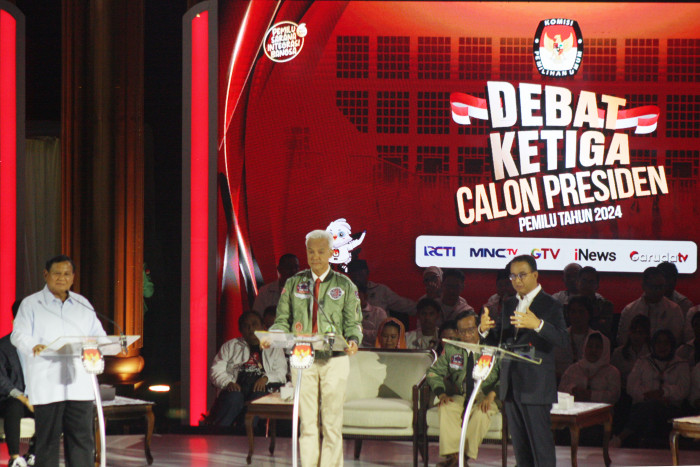 Pengumpat Anies Masuk ke Arena Debat Pakai Undangan KPU