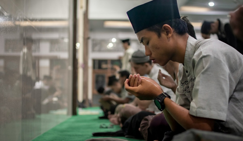 Doa Setelah Sholat Fardu Lengkap dengan Dzikir dan Keutamaannya