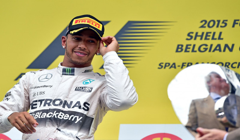 Lewis Hamilton akan Tinggalkan Mercedes dan Bergabung dengan Ferrari pada 2025