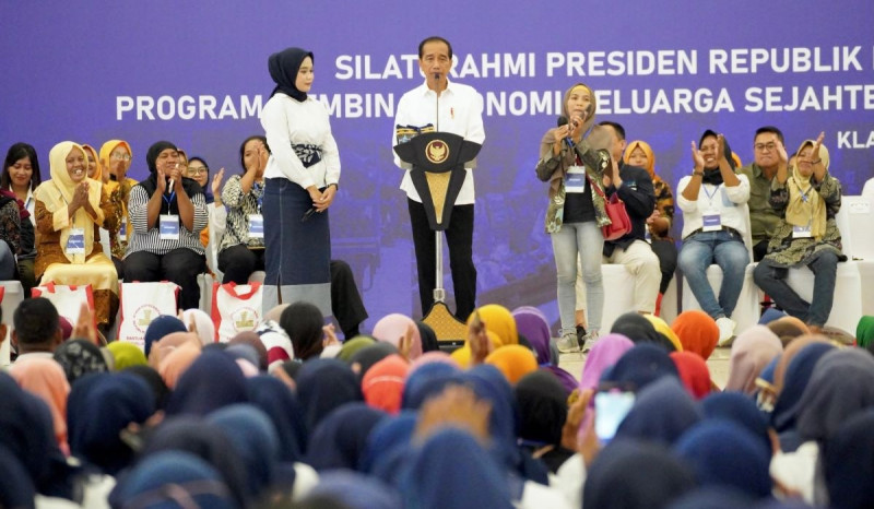 Jokowi Apresiasi Kerja AO dan Nasabah PNM