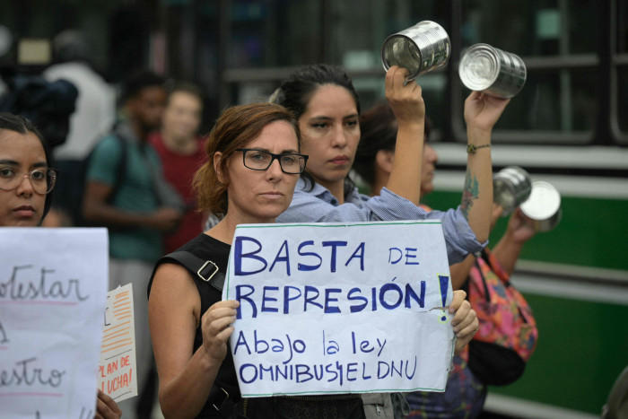 Parlemen Argentina Tunda Pembahasan RUU Omnibus Law 