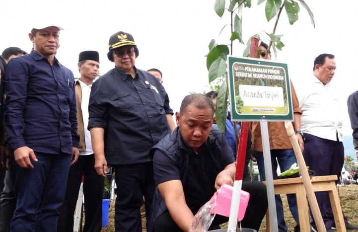 Menteri LHK Siti Nurbaya Pimpin Penanaman Pohon Serentak se Indonesia Tahap III