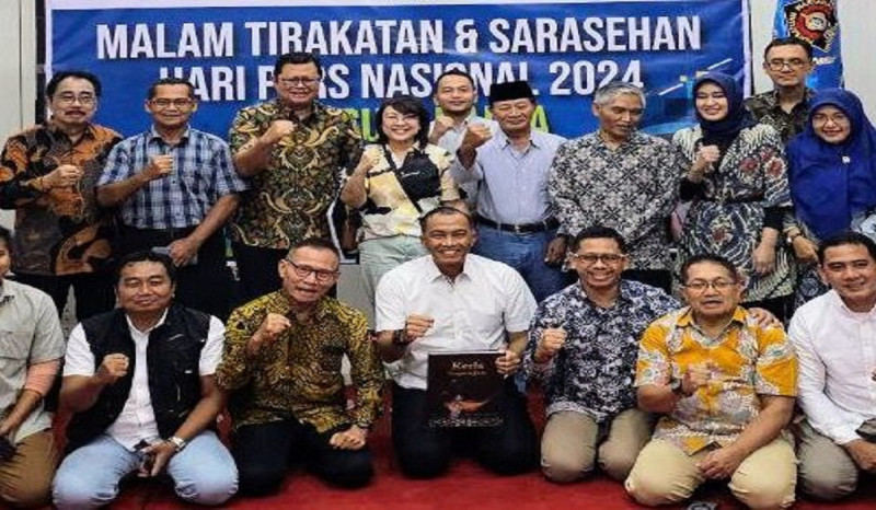 PWI Surakarta Gelar Malam Tirakatan Hari Pers Nasional 2024 di Monumen Pers