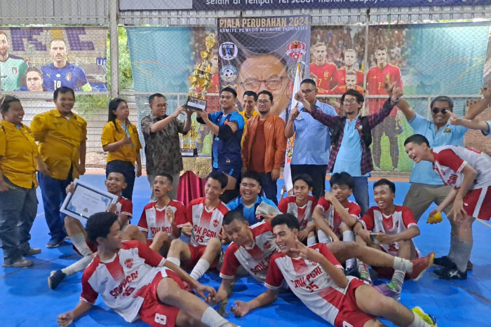 Beri Piala Perubahan Turnamen Futsal, Sudirman Said: Anak Muda Harus Berkarier, bukan Melompat