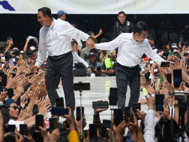 Pulang Jalan Kaki, Muhaimin Iskandar Foto Bareng dan Sedekah