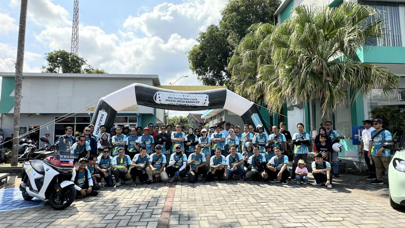 Bersama Komunitas Motor Listrik, PLN Icon Plus Gelar Mini Touring Wisata Yogyakarta