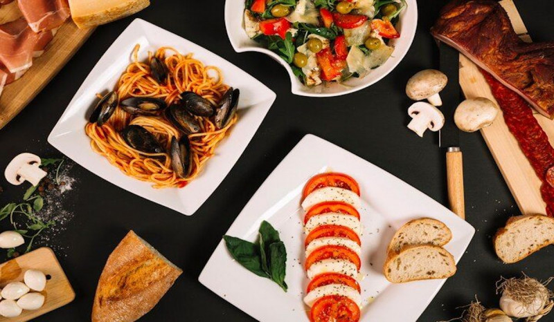 15 Kelezatan Makanan Khas Italia, Wajib Dicoba Selain Pizza