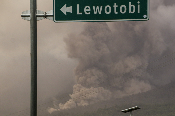 Erupsi Gunung Ile Lewotolok Meningkat, 821 Kali Selama 15 Hari