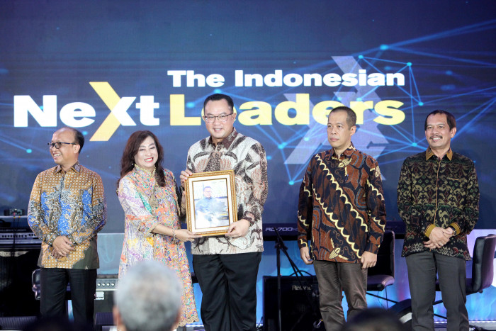Rektor IPB Dinobatkan Jadi Inspiring Leader oleh Media Indonesia