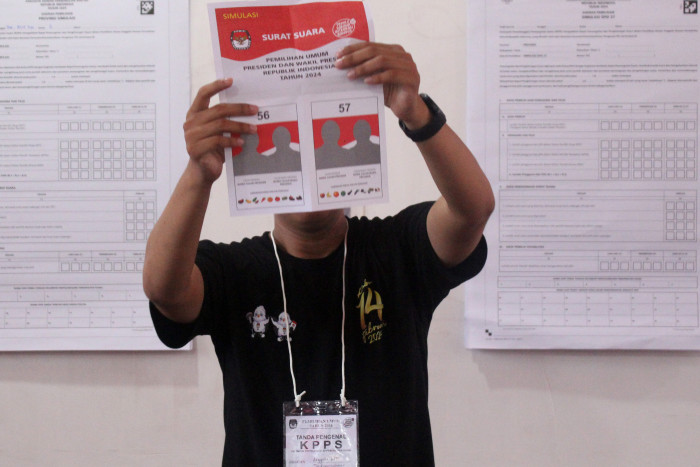1.972 Surat Suara di Malaysia Dicoblos Orang tak Berwenang