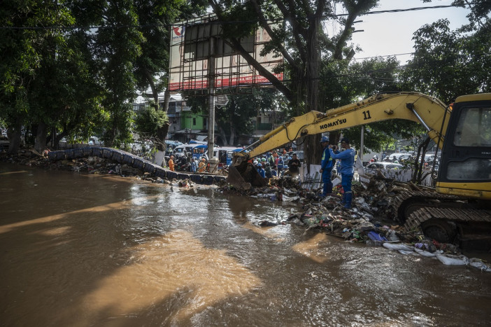Pasukan Biru SDA Sedikit Sebab Banjir Jakarta Lama Surut