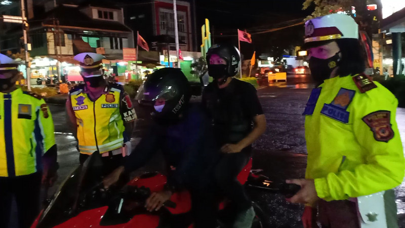 Polrestabes Bandung Larang Sahur on the Road