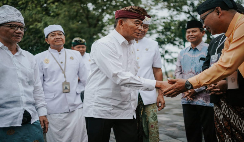 Menko PMK Muhadjir Effendy Hadiri Tawur Agung Kesanga di Candi Prambanan