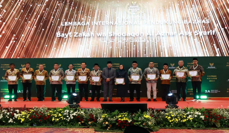 Wali Kota Tangsel Raih Penghargaan dari Baznas