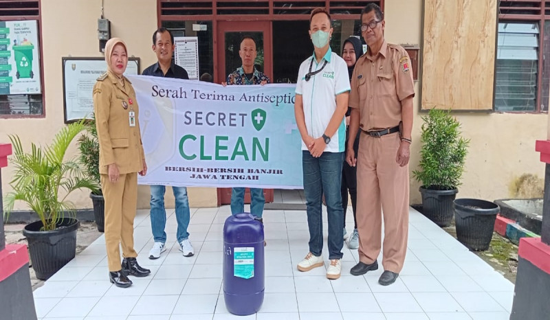 PT VICI Donasikan 500 Liter Cairan Antiseptik untuk Korban Banjir Semarang