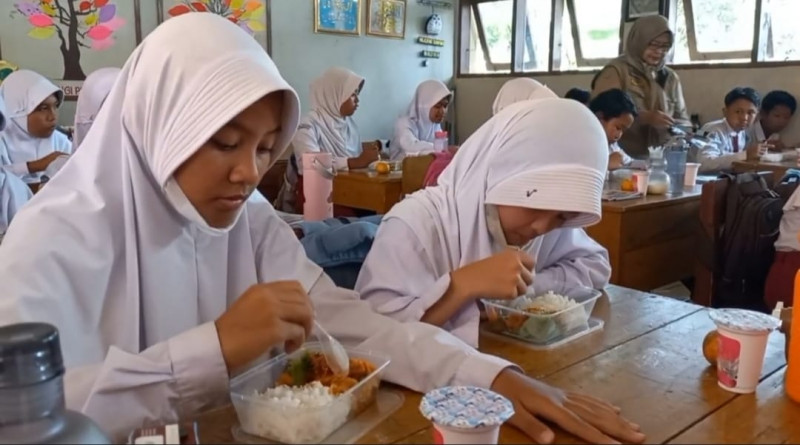 Dinas Pendidikan Purwakarta Tolak Anggaran Makan Siang dari Dana BOS