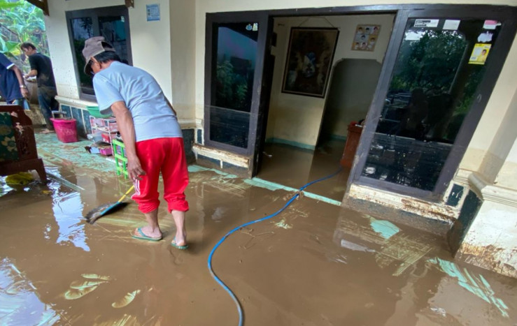 Banjir Bandang Melanda Cipatat, Kabupaten Bandung Barat
