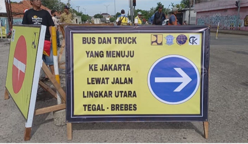 Jelang Arus Mudik, Rekayasa Lalu Lintas di Sekitar  Jalan Lingkar Utara Tegal-Brebes Mulai Dilakukan