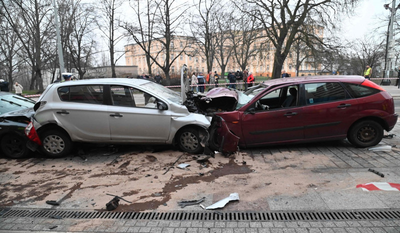 Mobil Tabrak Kerumuman di Polandia, 19 Orang Terluka
