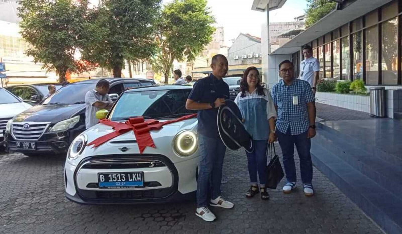 Dapat Manfaat dan Bawa Pulang Mini Cooper Listrik dari Undian BRImo FSTVL