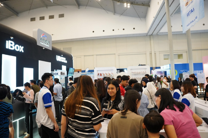 BCA Expoversary 2024, Antrean Mengular di booth iBox