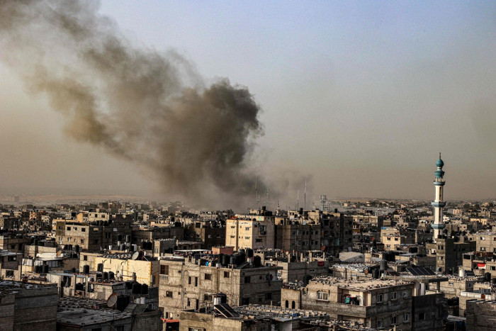 Israel Mengebom Gaza Beralasan Melawan Hamas di Sekitar Rumah Sakit