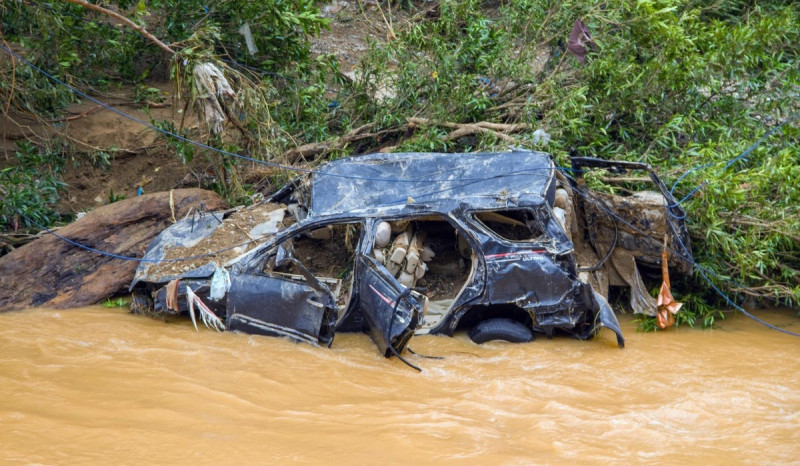 Banjir di Sumbar dan Kalteng Telan Puluhan Korban Jiwa