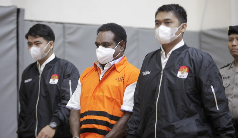 Terbukti Terima Suap, Eks Kadis PUPR Papua Dituntut 7 Tahun Penjara