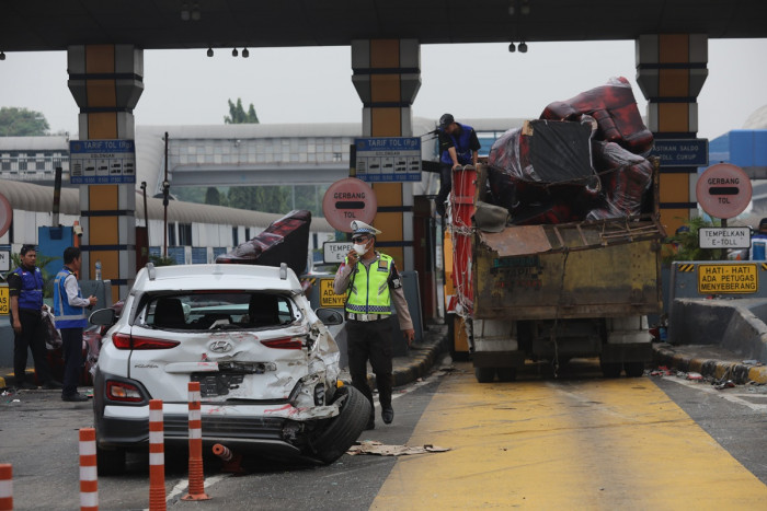 Polisi: Truk Sempat Terlibat Kecelakaan Lain Sebelum Tabrakan Beruntun di Gerbang Tol Halim
