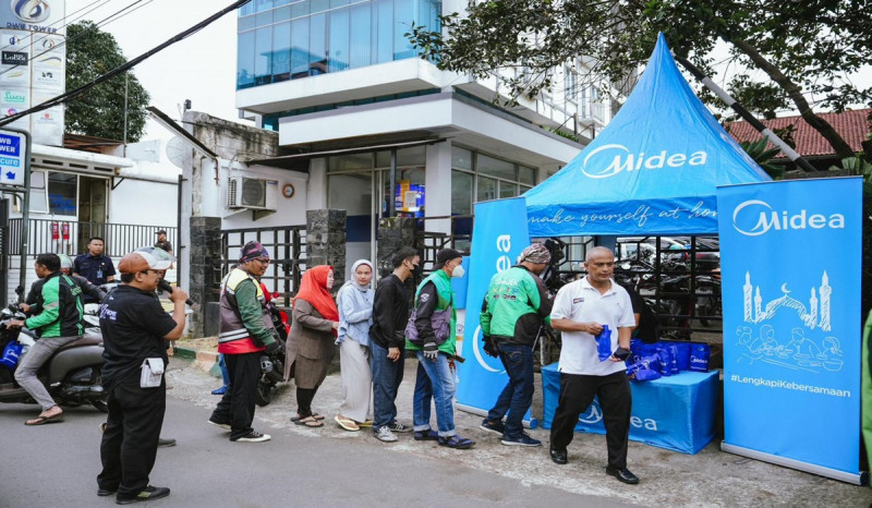 Midea Distribusikan Ribuan Paket Takjil Gratis di Jabodetabek