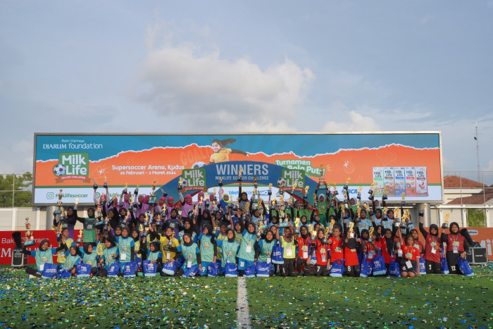 SDN Jambean 02 Pati dan SDUT Bumi Kartini Jepara Juara Milklife Soccer Challenge 2024