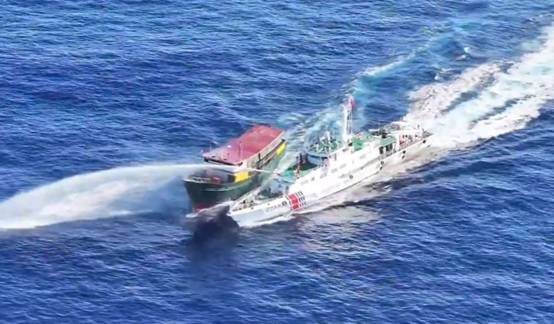 Kapal Filipina Rusak Dihantam Milik Tiongkok